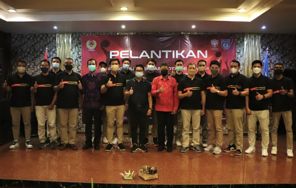 Sekda Badung Adi Arnawa lantik Pengurus Perbasi Kota Denpasar Masa Bakti 2021-2025